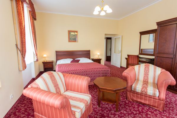 Hotel Ontario (Karlovy Vary)